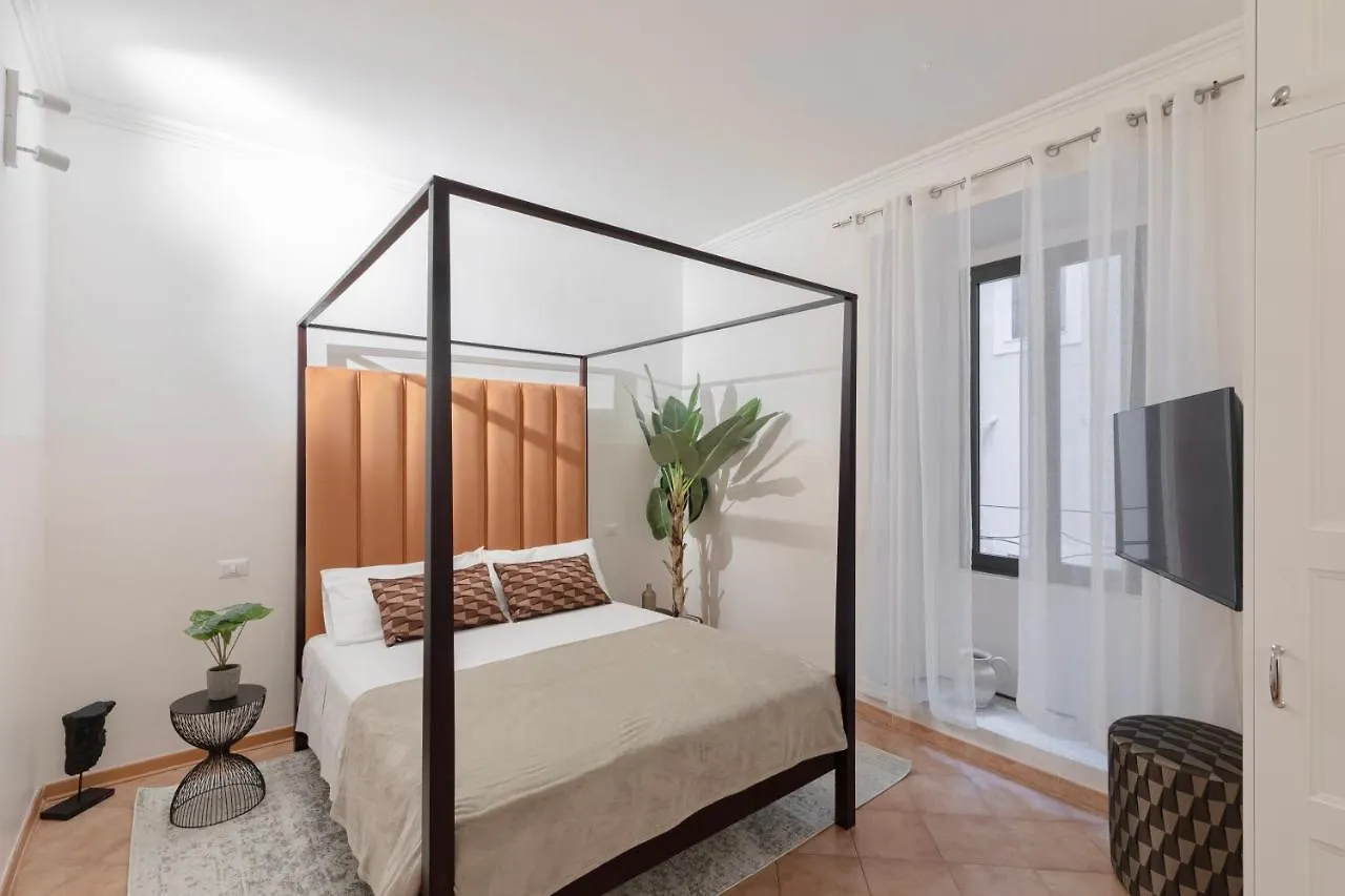 A World Aparts - 21 T. Argentina Apartment Rome Italy